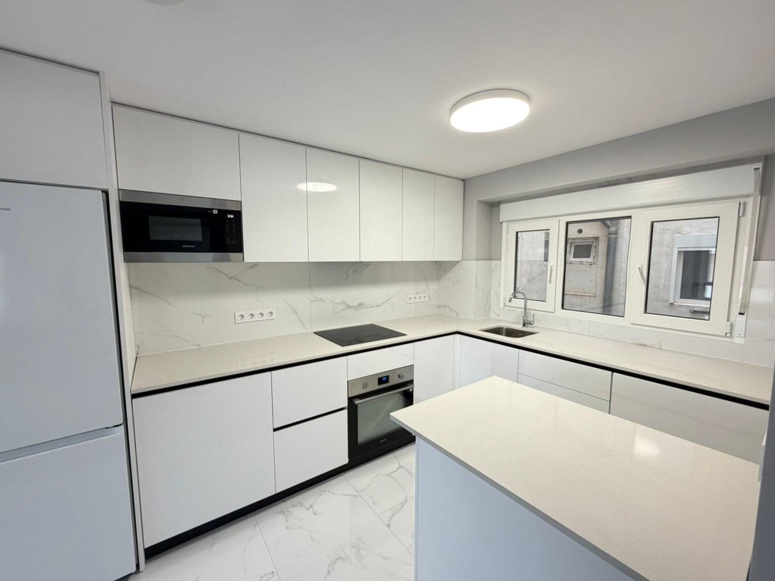 Apartment in Torrevieja - Image 2