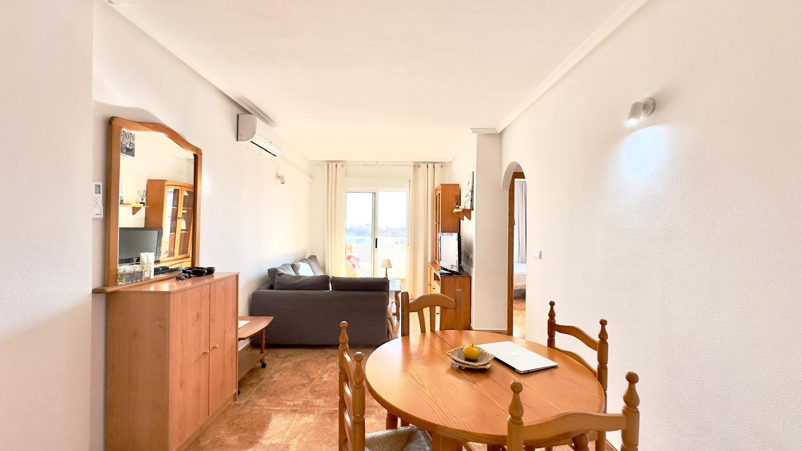 Apartment in Torrevieja - Image 2