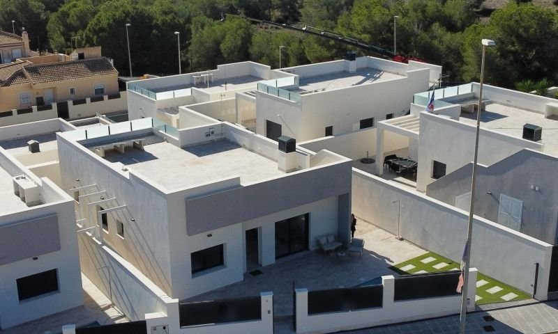 Villa in El Pinar de Campoverde - view 1