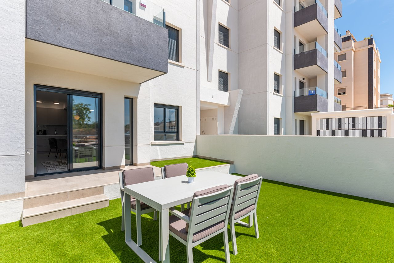 Apartment in San Miguel de Salinas - Image 2