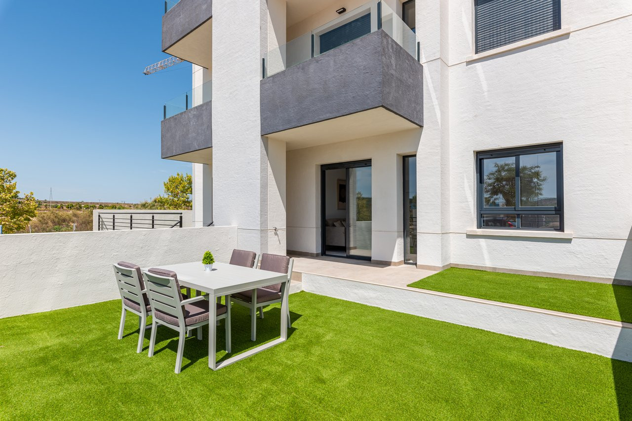 Apartment in San Miguel de Salinas - view 1