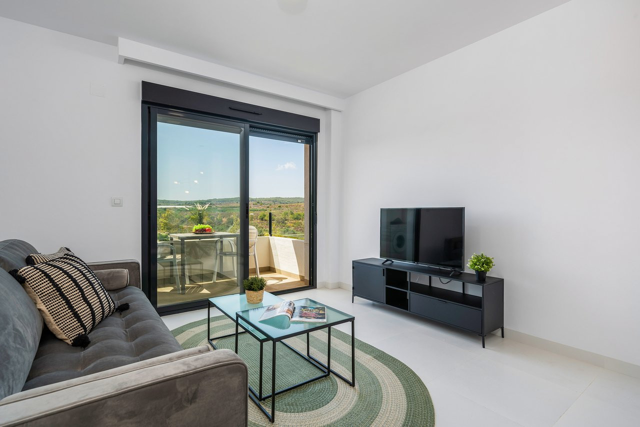 Apartment in San Miguel de Salinas - Image 2