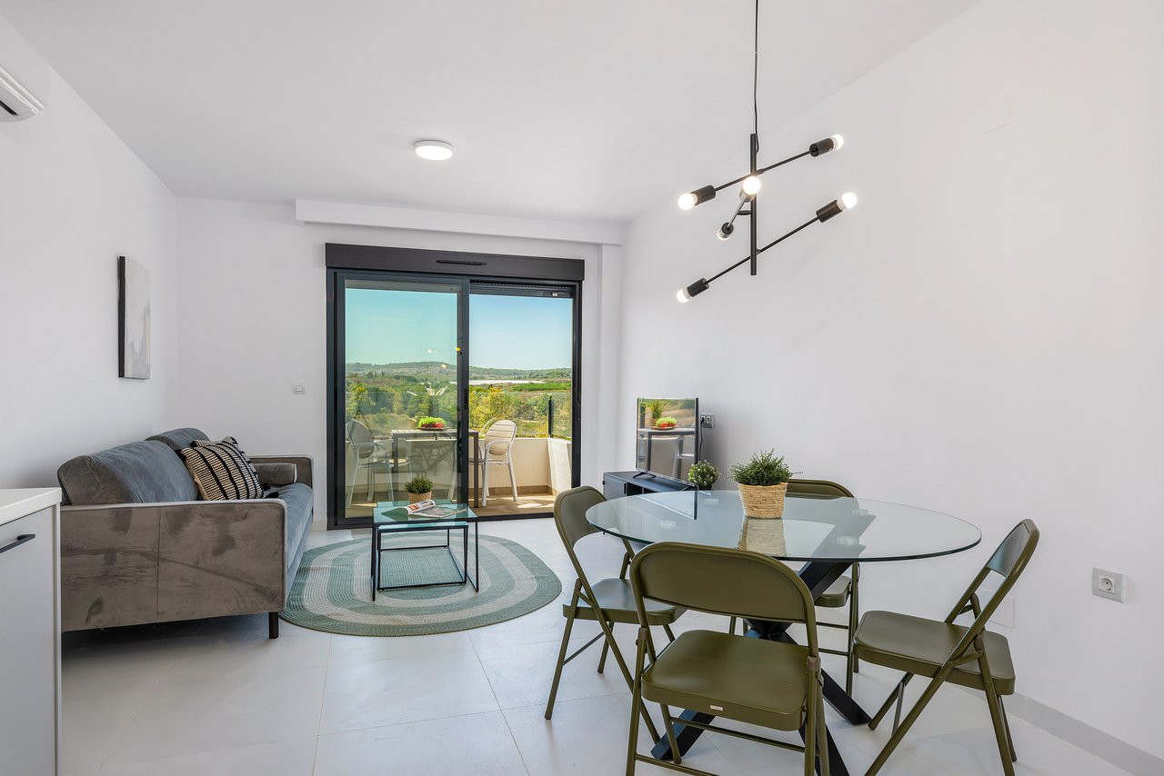 Apartment in San Miguel de Salinas - Image 4