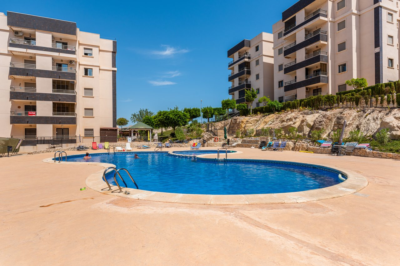 Apartment in San Miguel de Salinas - Image 2
