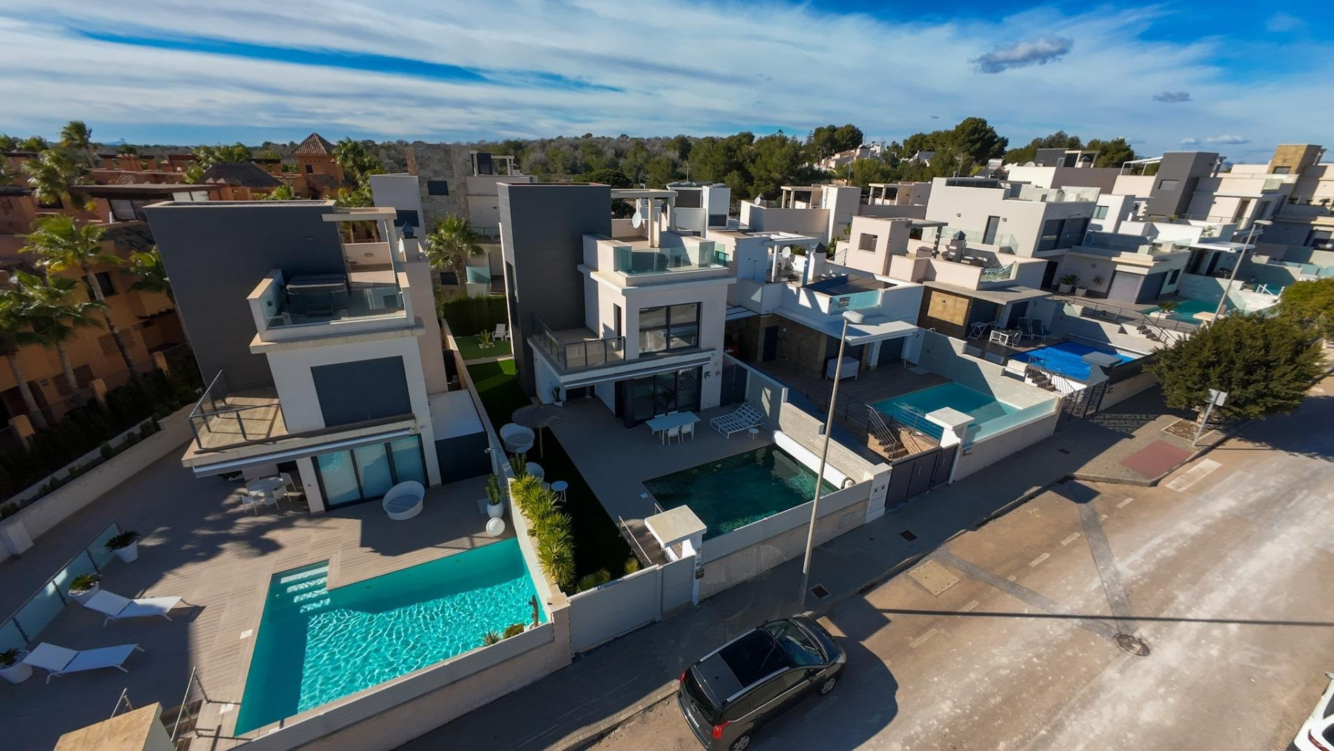 Villa in San Miguel de Salinas - view 1