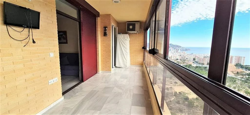Apartment in Benidorm - Image 2