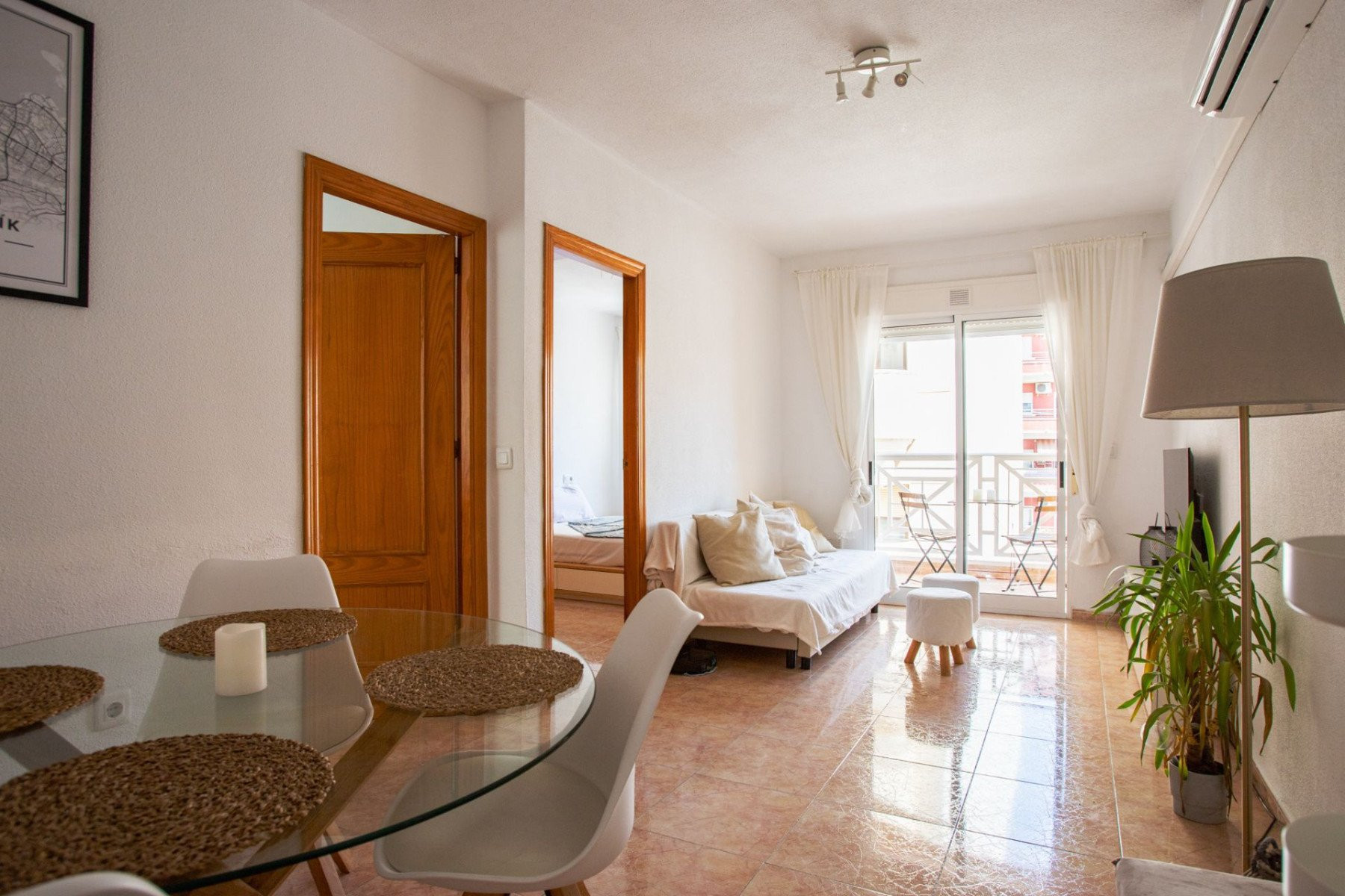 Apartment in Torrevieja - Image 2
