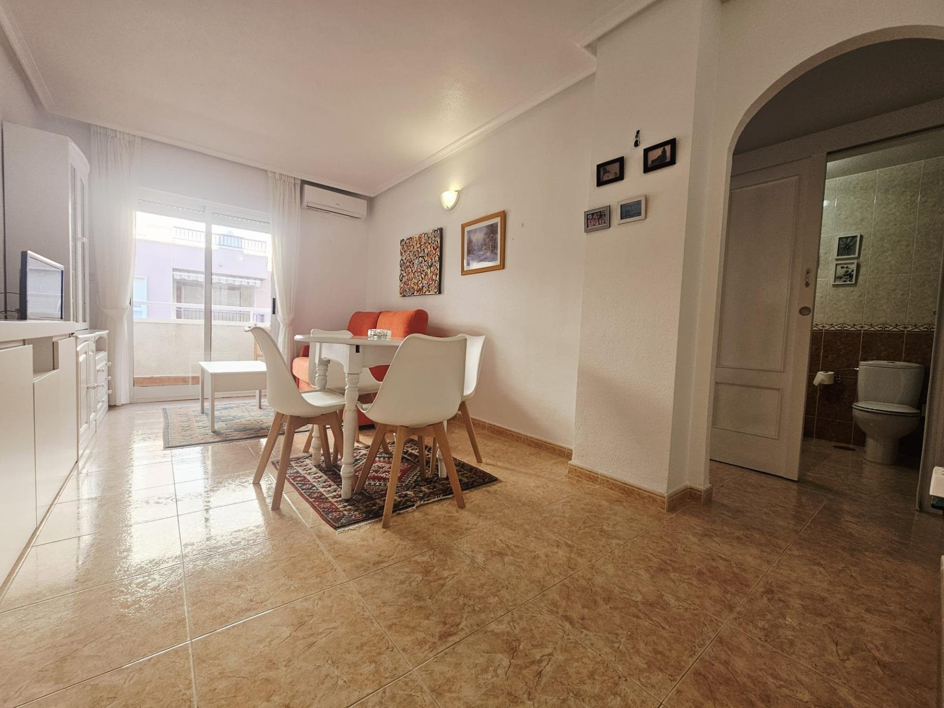 Apartment in Torrevieja - Image 2