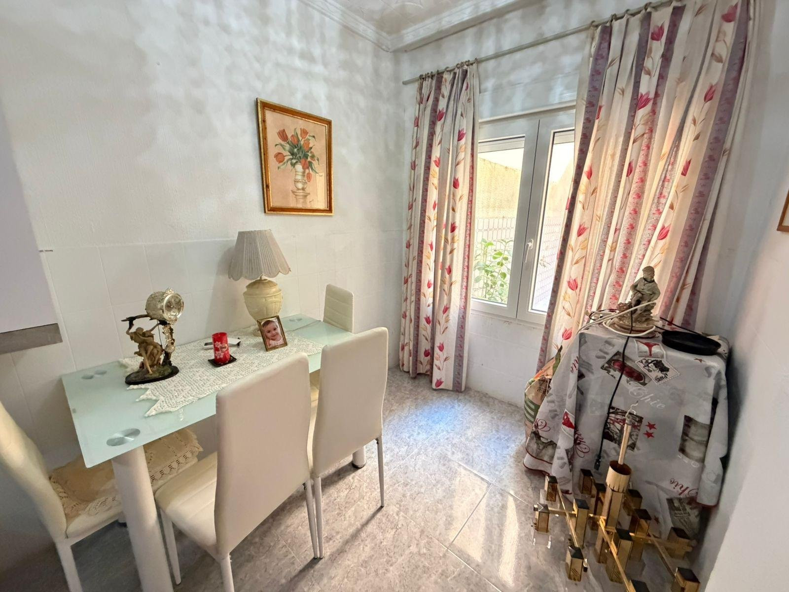 Apartment in Torrevieja - Image 2