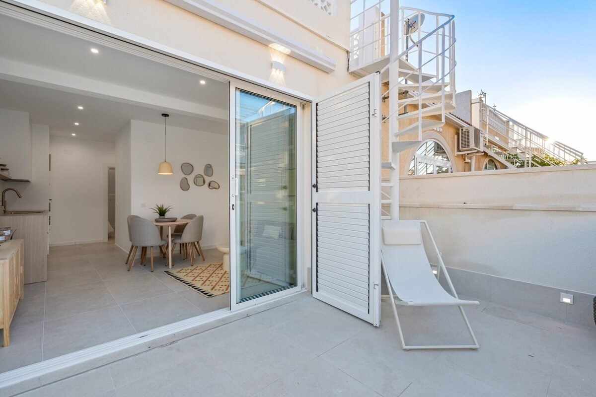 House in El Chaparral - Image 2