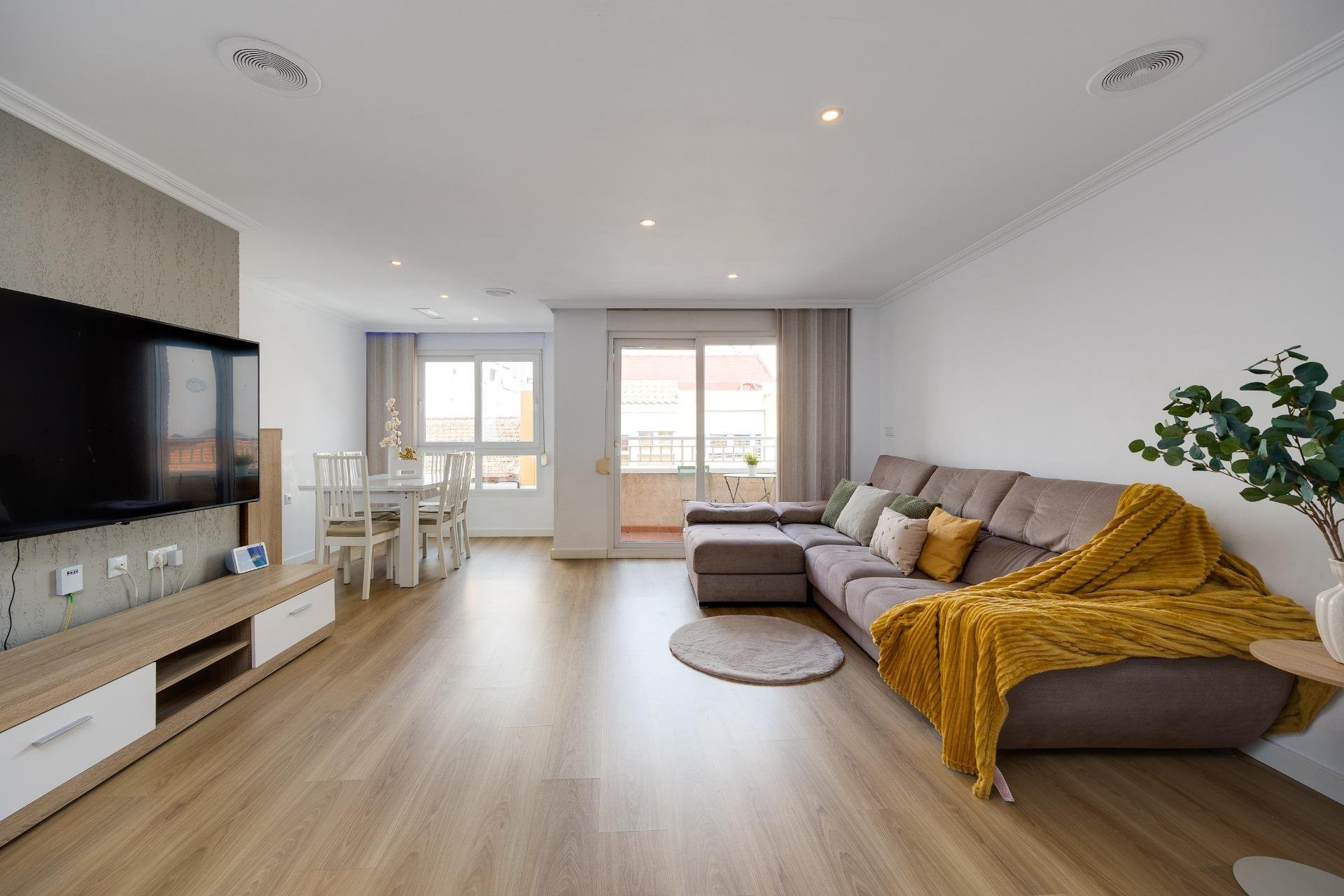 Apartment in Torrevieja - view 1