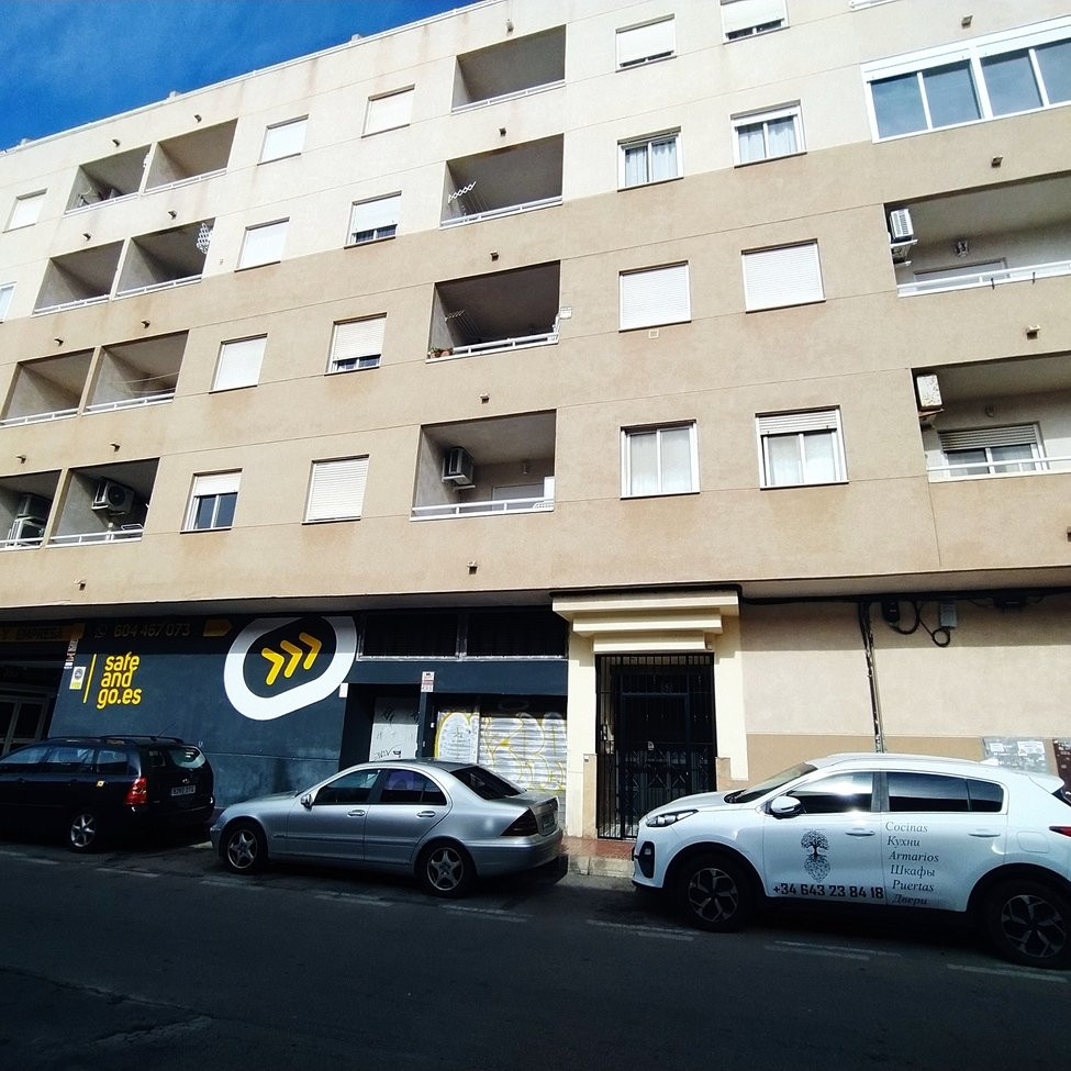 Apartment in Torrevieja - Image 2