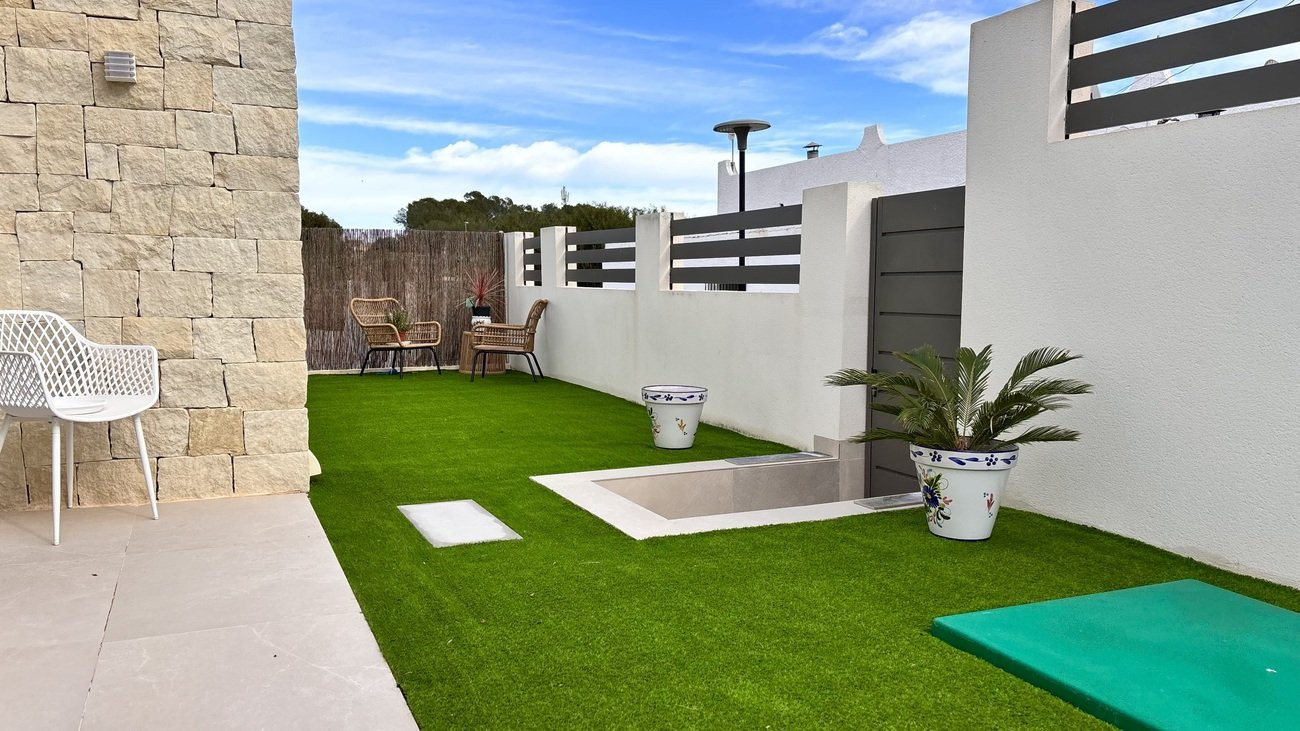 Villa in San Miguel de Salinas - Image 4