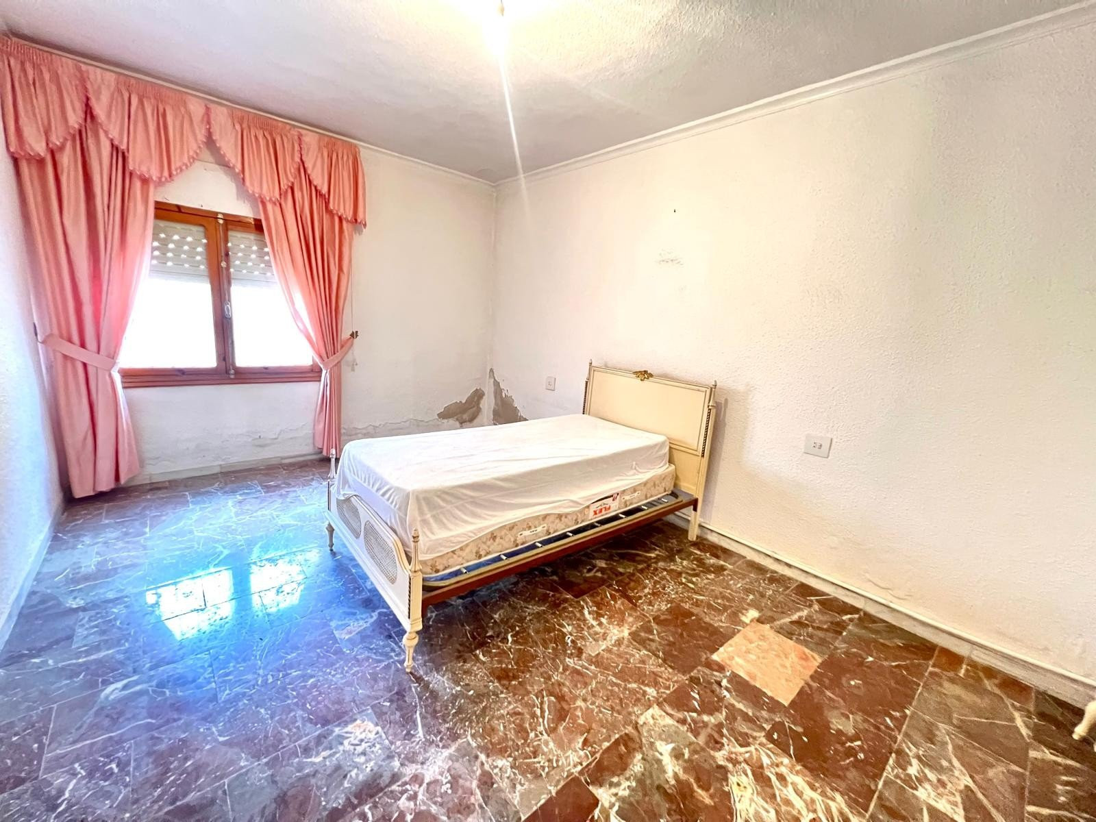 House in Balonga - Image 4