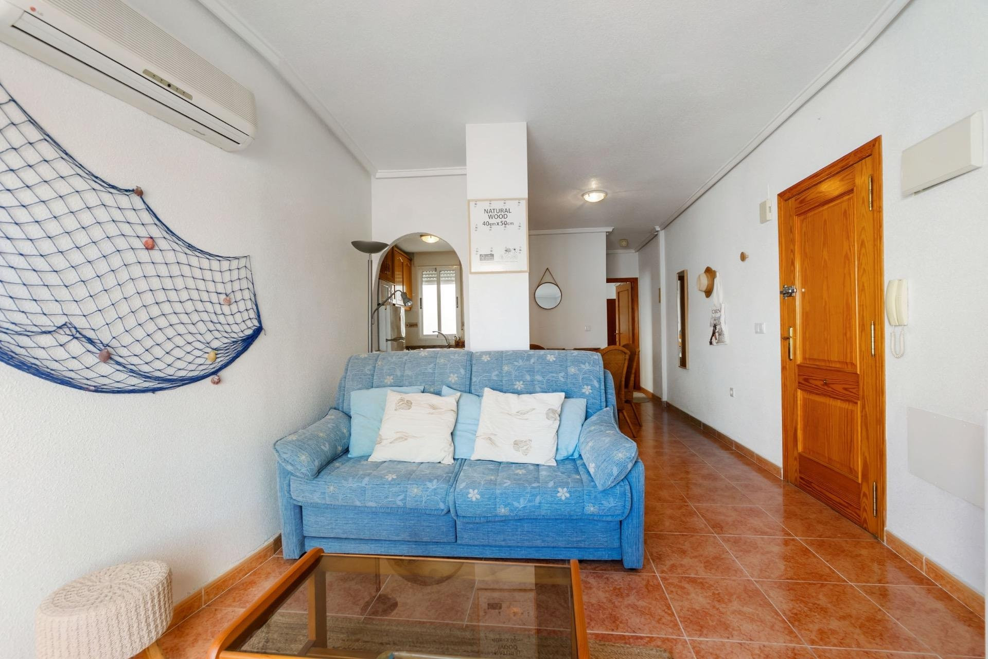 Apartment in Torrevieja - Image 2