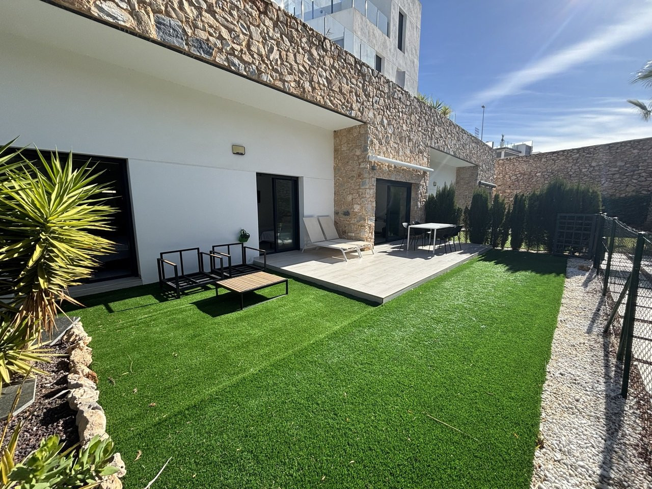 Apartment in Villamartin - view 1