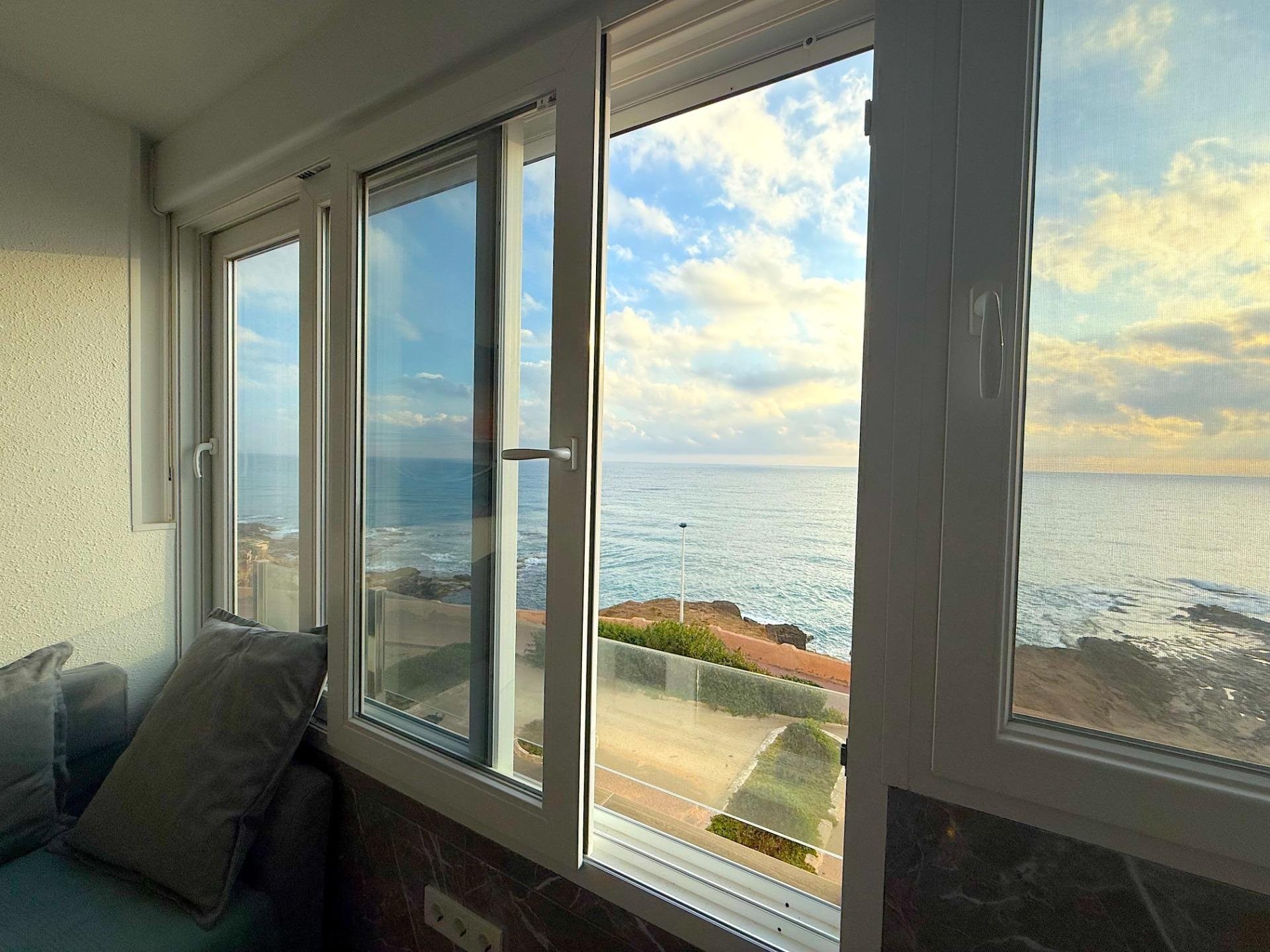 Apartment in Torrevieja - Image 2