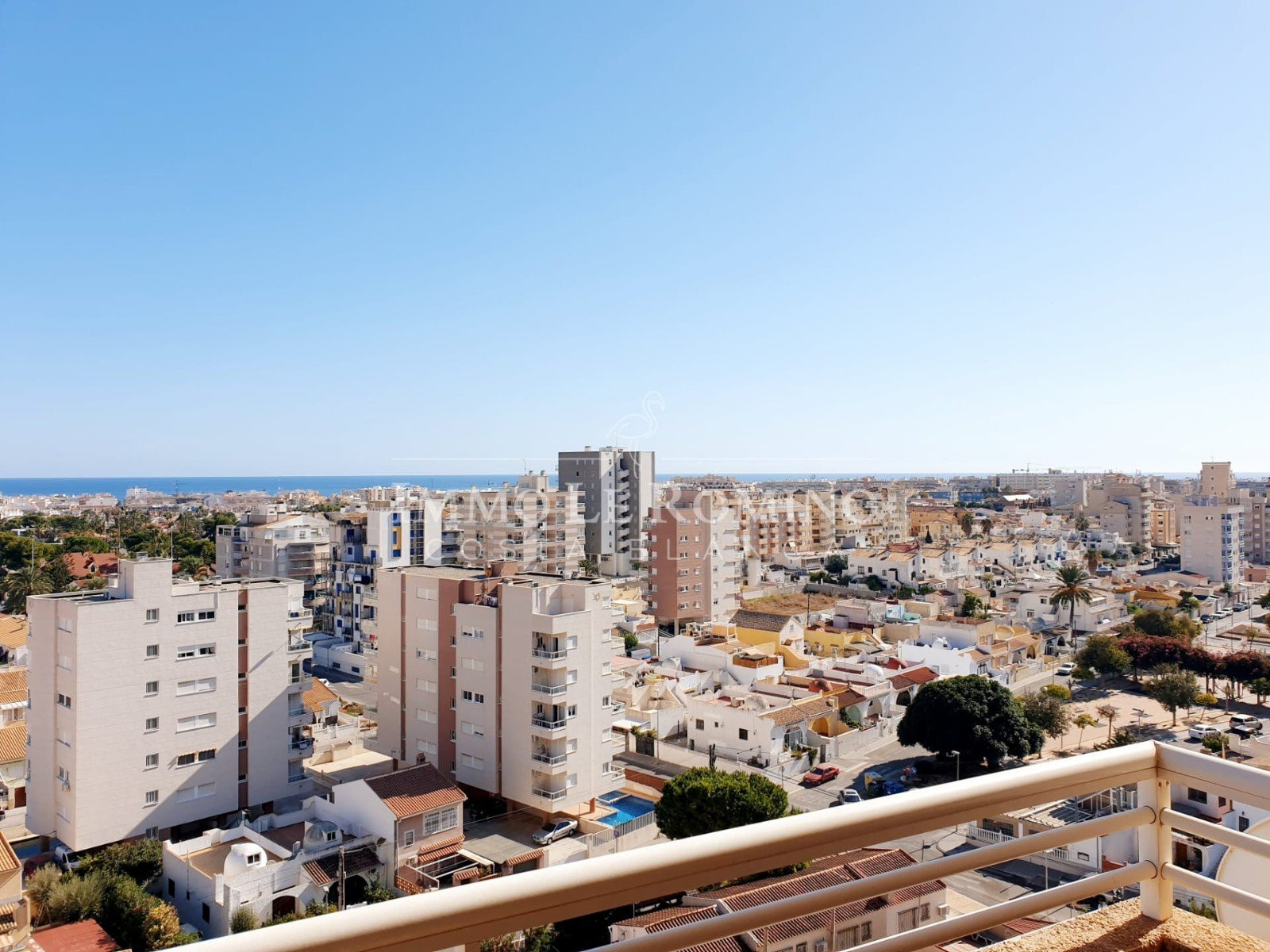 Apartment in Torrevieja - Image 2
