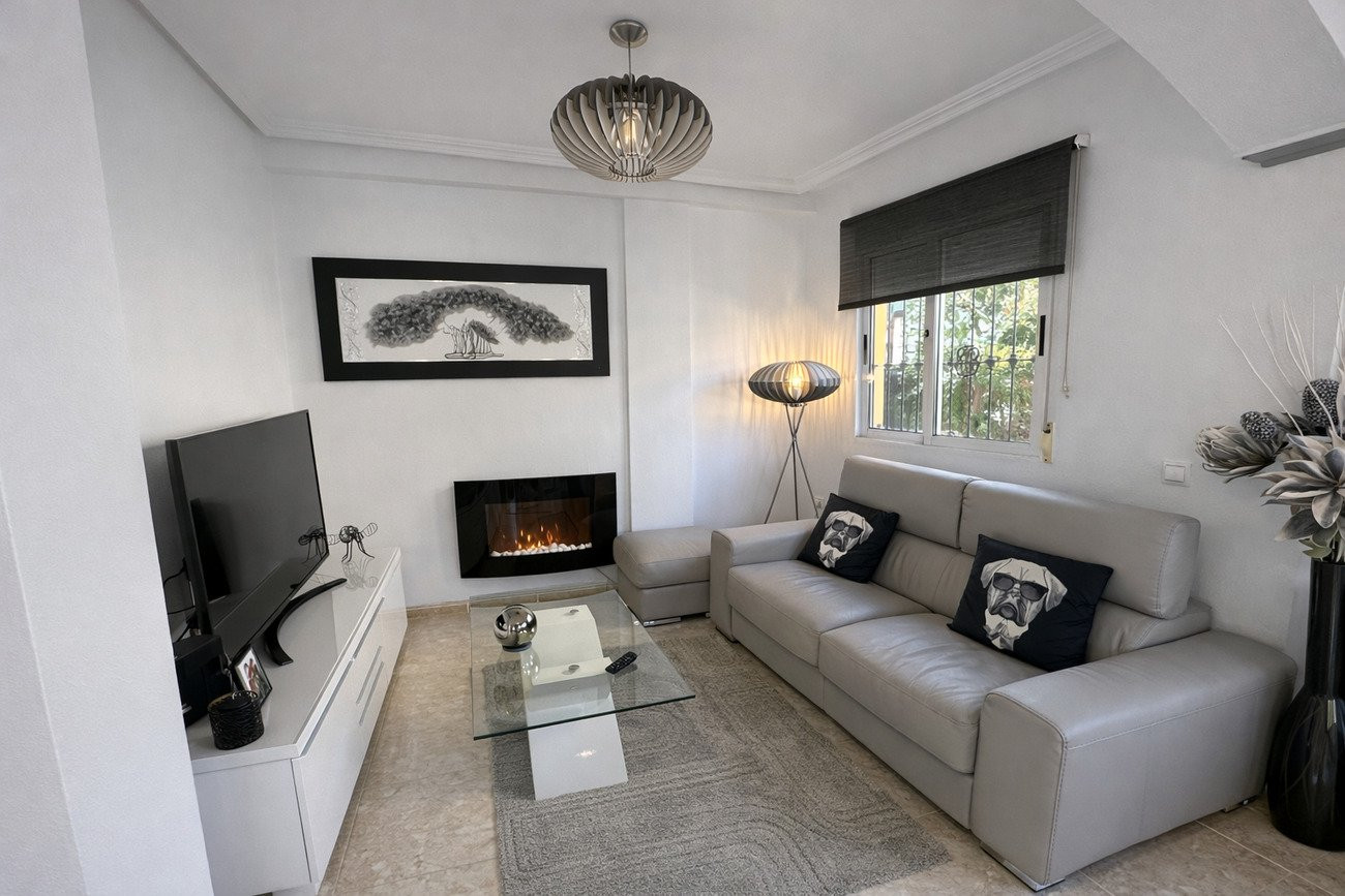 House in Urbanizacion los Balcones - Image 5