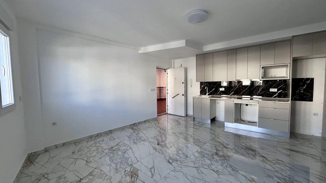 Apartment in Torrevieja - Image 3