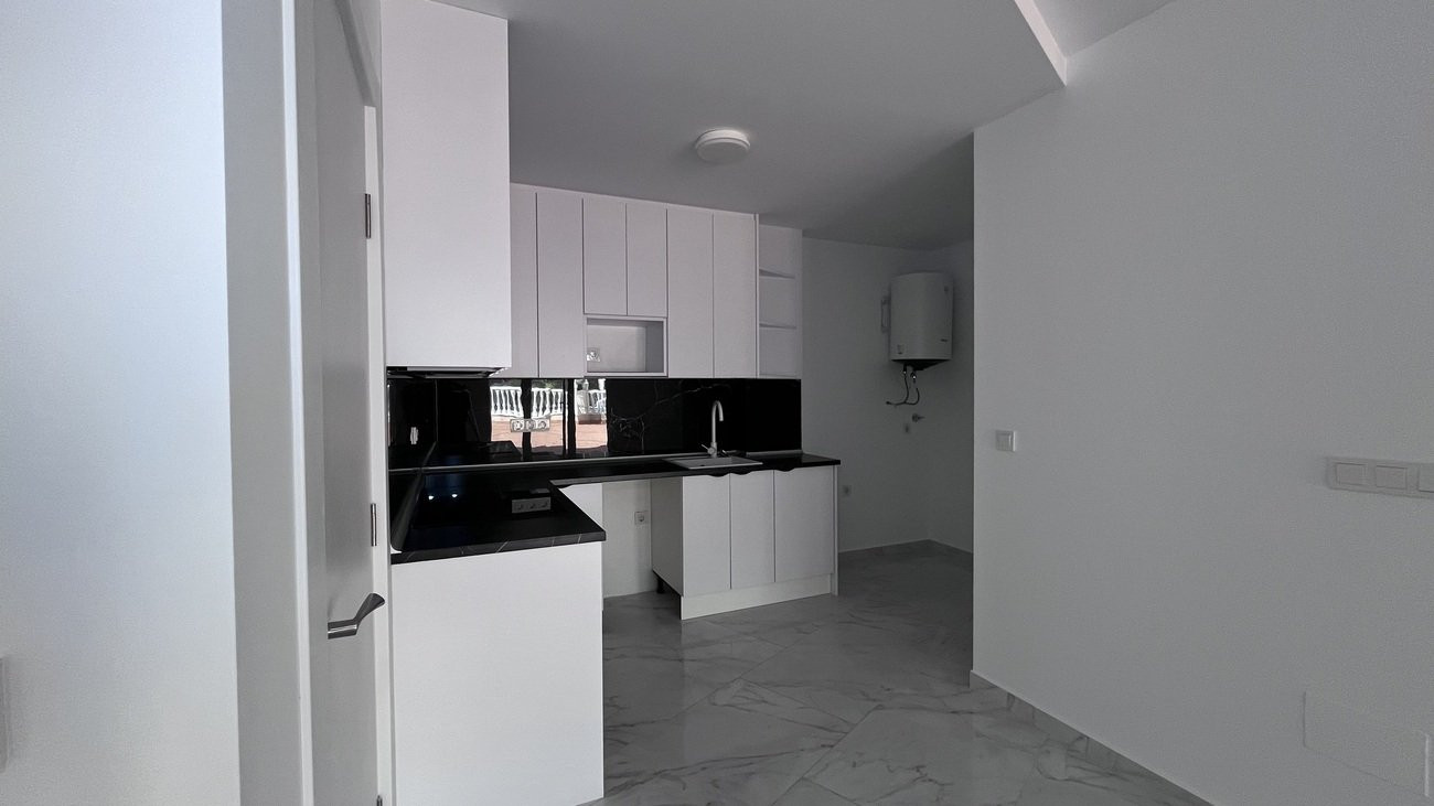 House in Torrevieja - Image 3