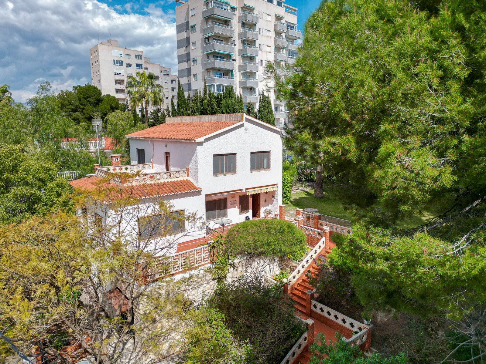 Villa in El Campello - view 1