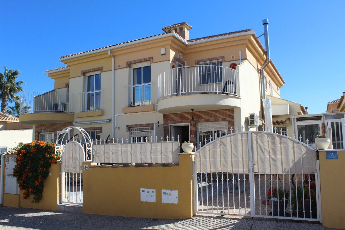 Villa in Villamartin - view 1