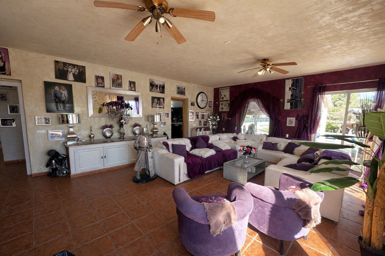 Villa in Castalla - Image 3