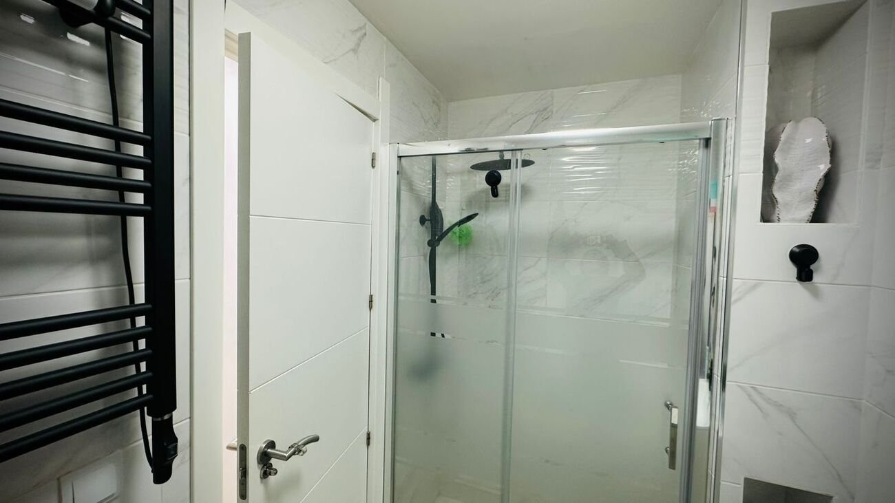 Apartment in Canada - Image 3