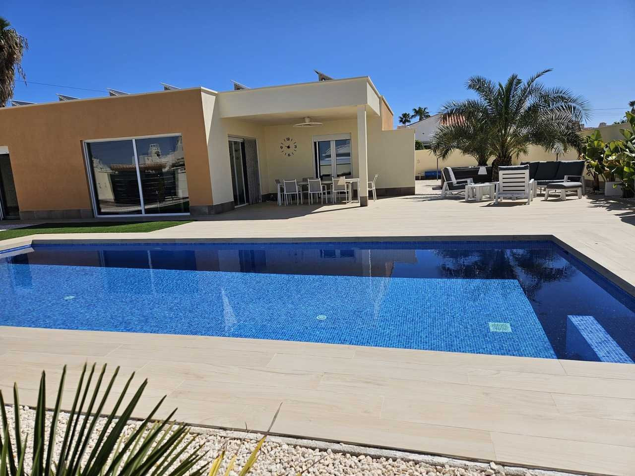 Villa in Torrevieja - view 1