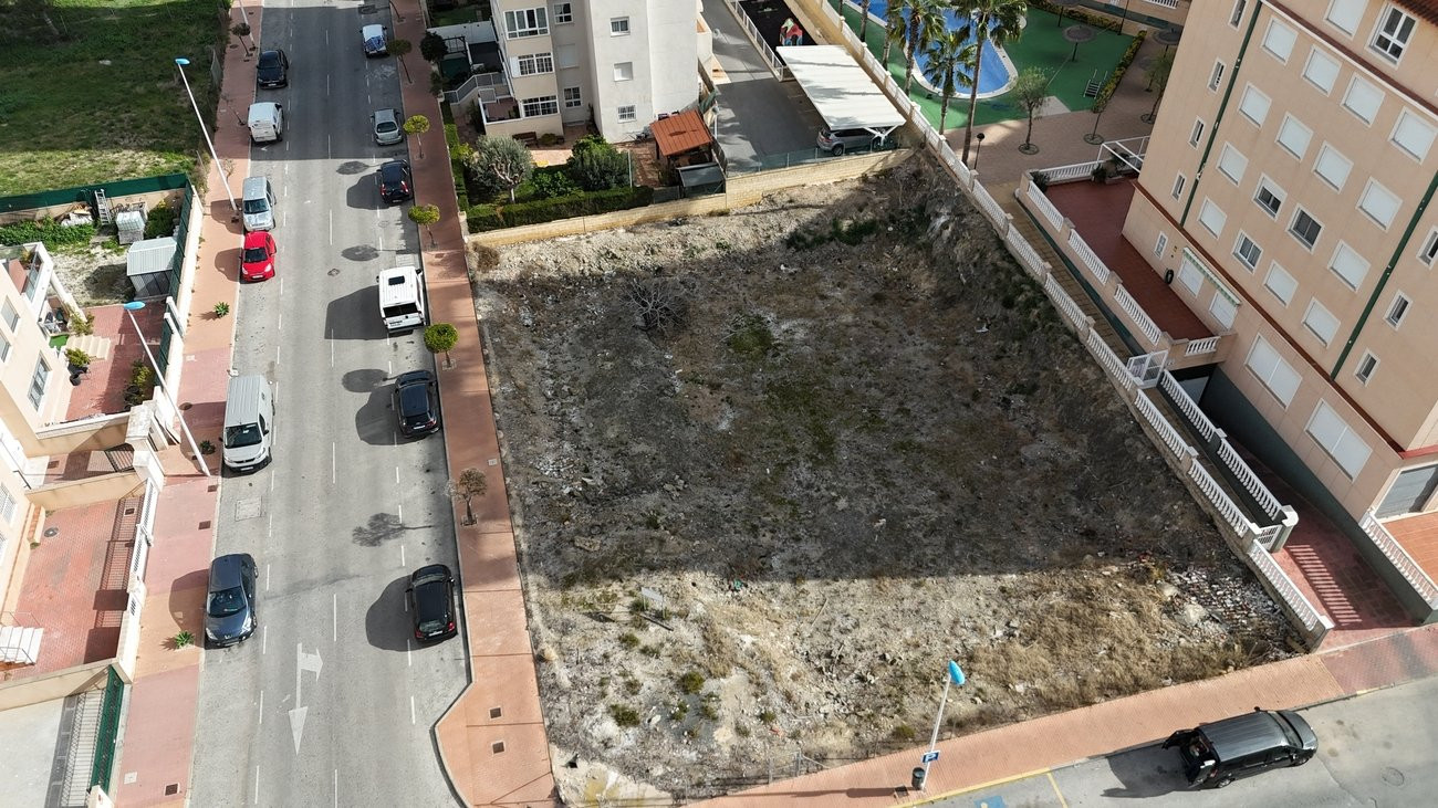 House in Guardamar del Segura - view 1