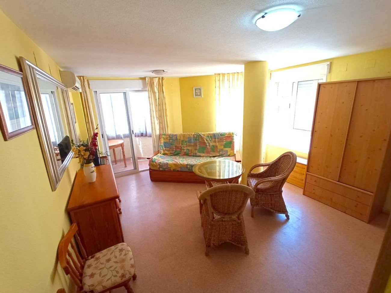 Apartment in Guardamar del Segura - Image 2