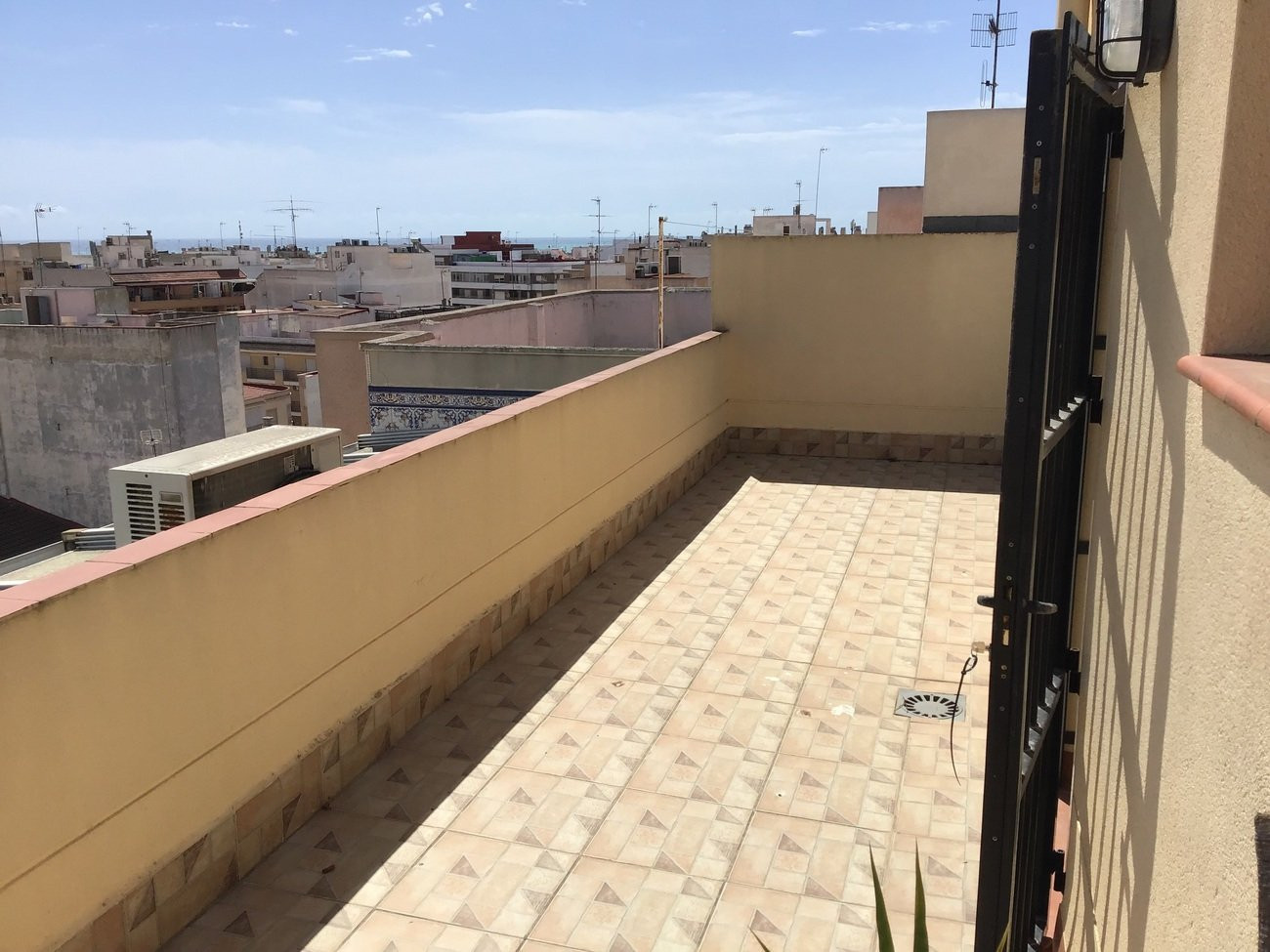 Apartment in Guardamar del Segura - Image 2