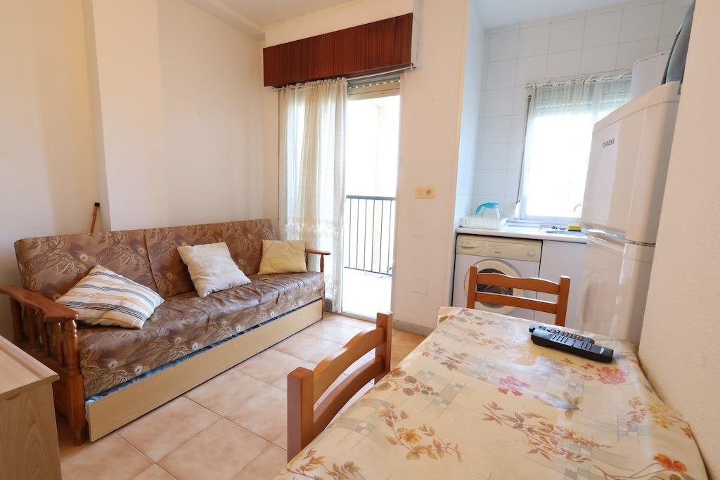 Apartment in Torrelamata - Image 2