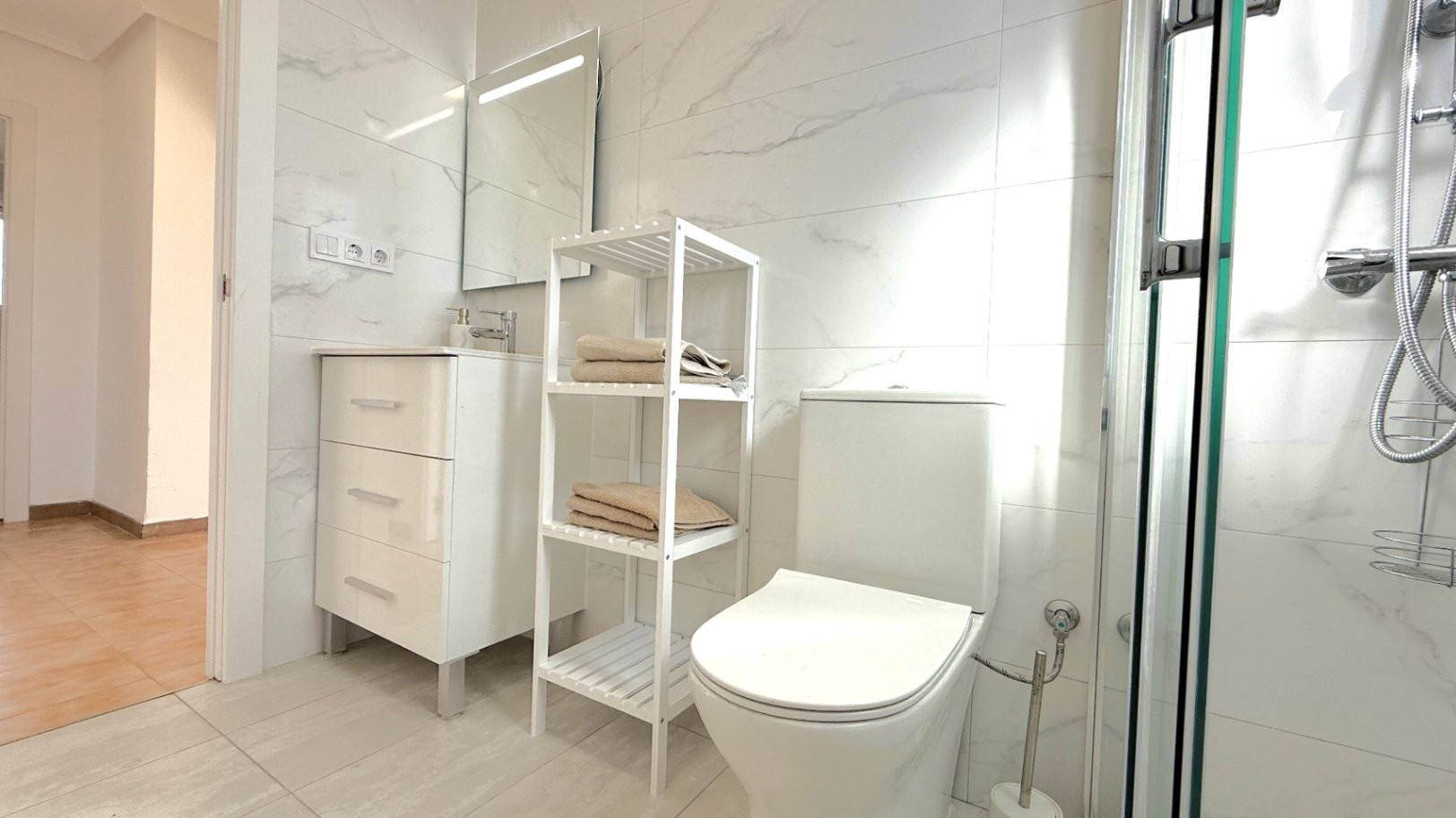 Apartment in Punta Prima - Image 3