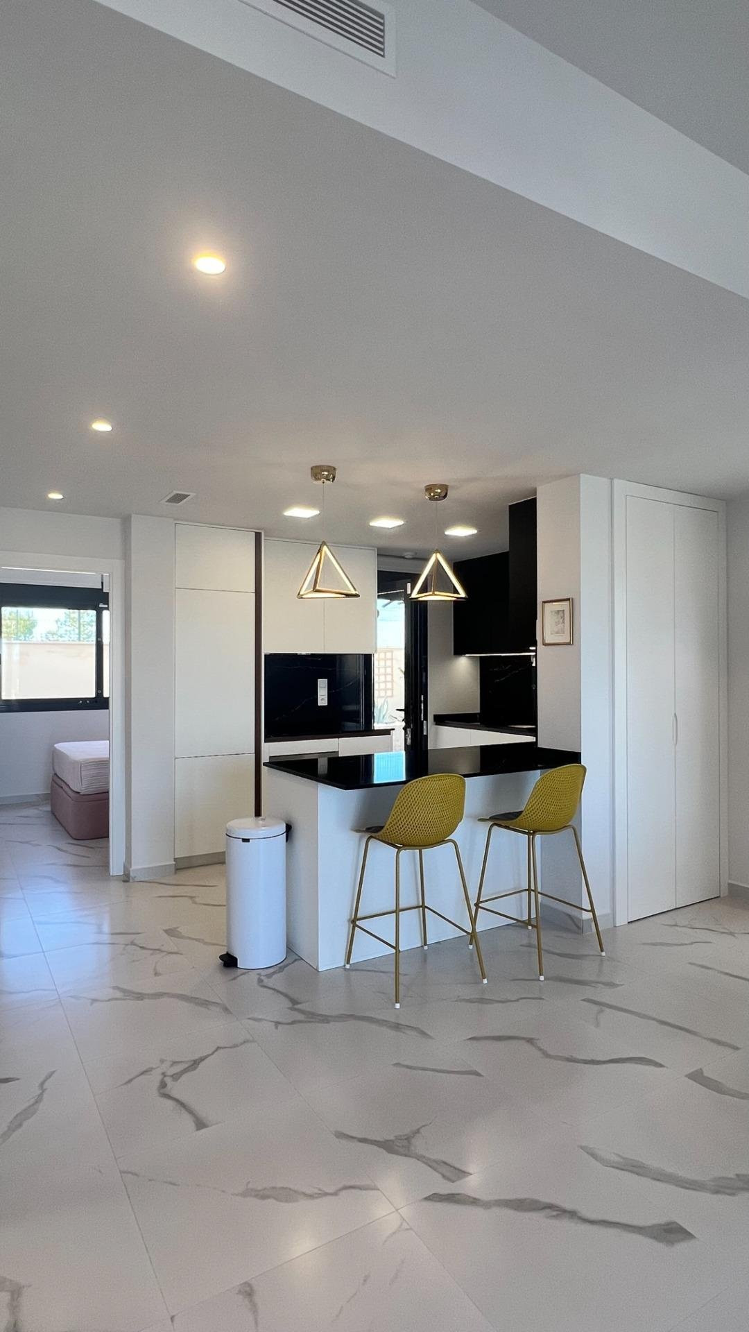 Apartment in San Miguel de Salinas - Image 4