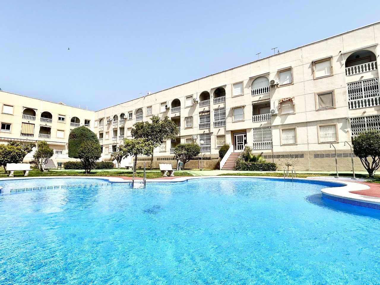 Apartment in Torrevieja - Image 2