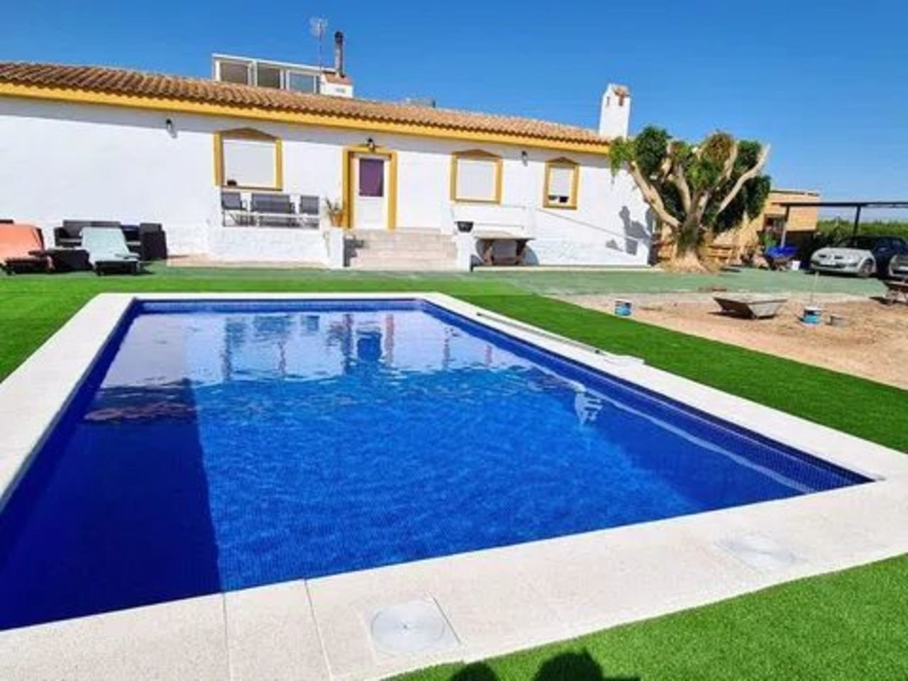 Villa in San Miguel de Salinas - view 1