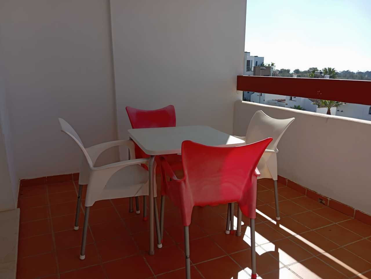 Apartment in Villamartin - Image 4