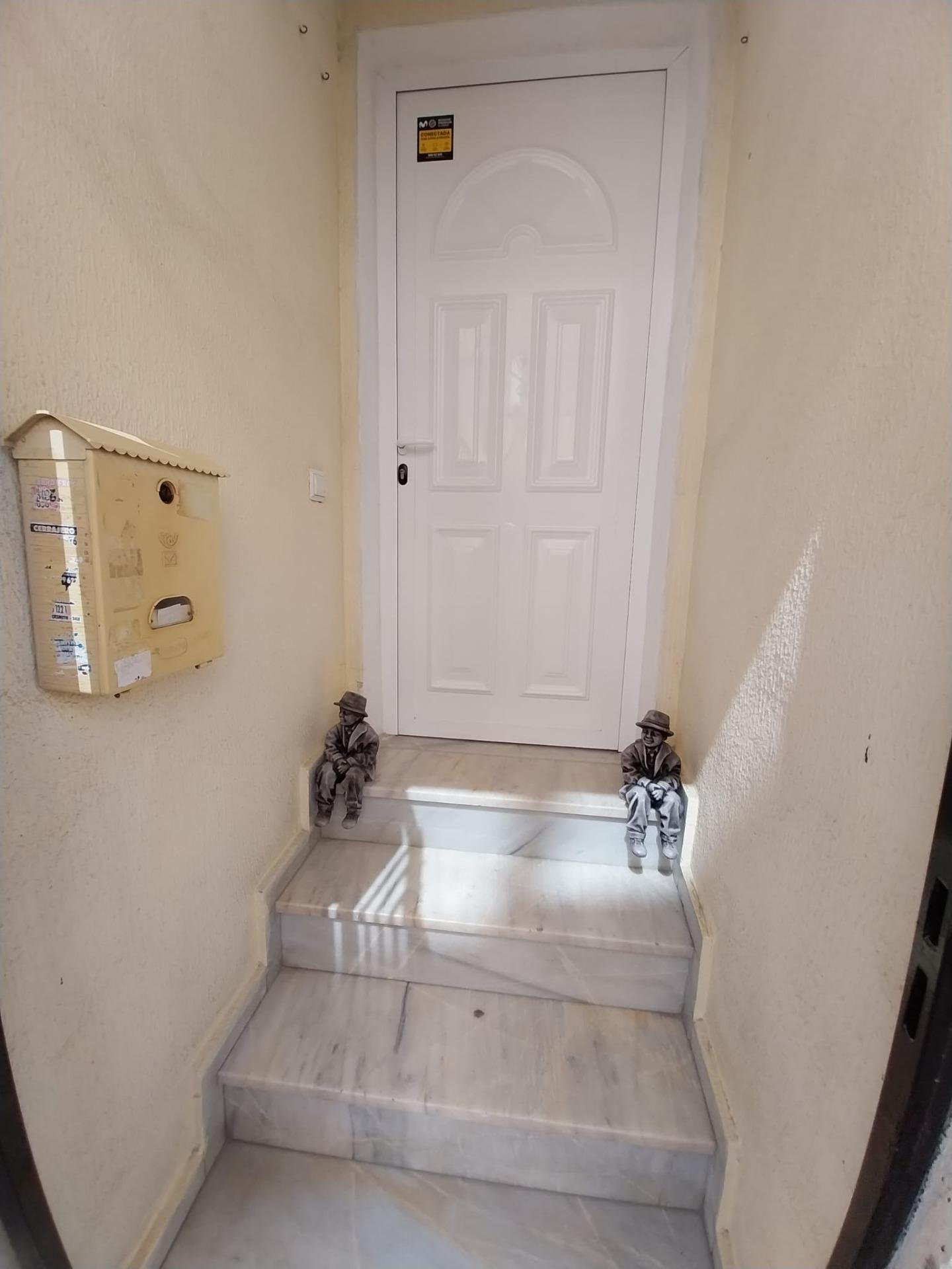 Apartment in Torrevieja - Image 2