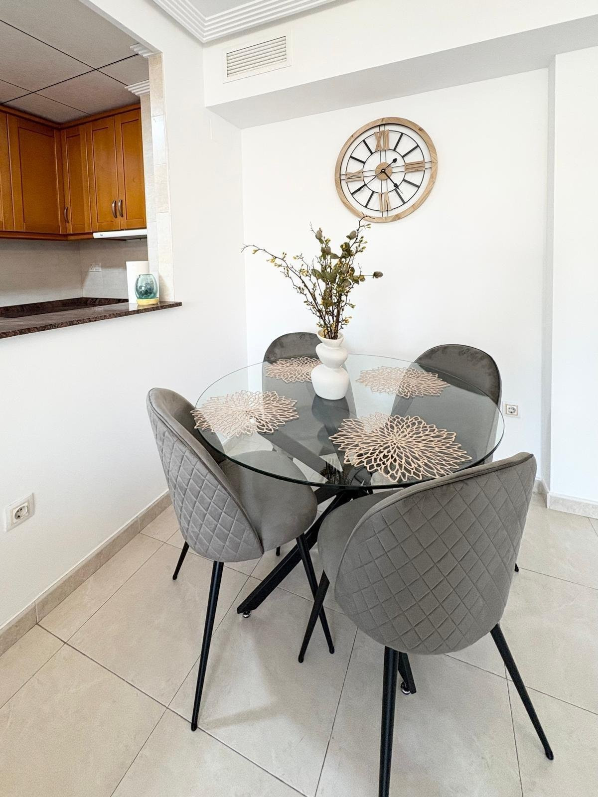 Apartment in Torrevieja - Image 2
