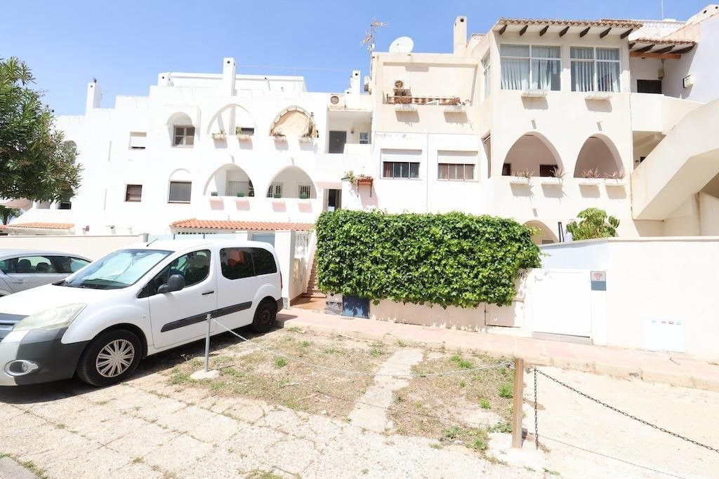 House in La Zenia - view 1