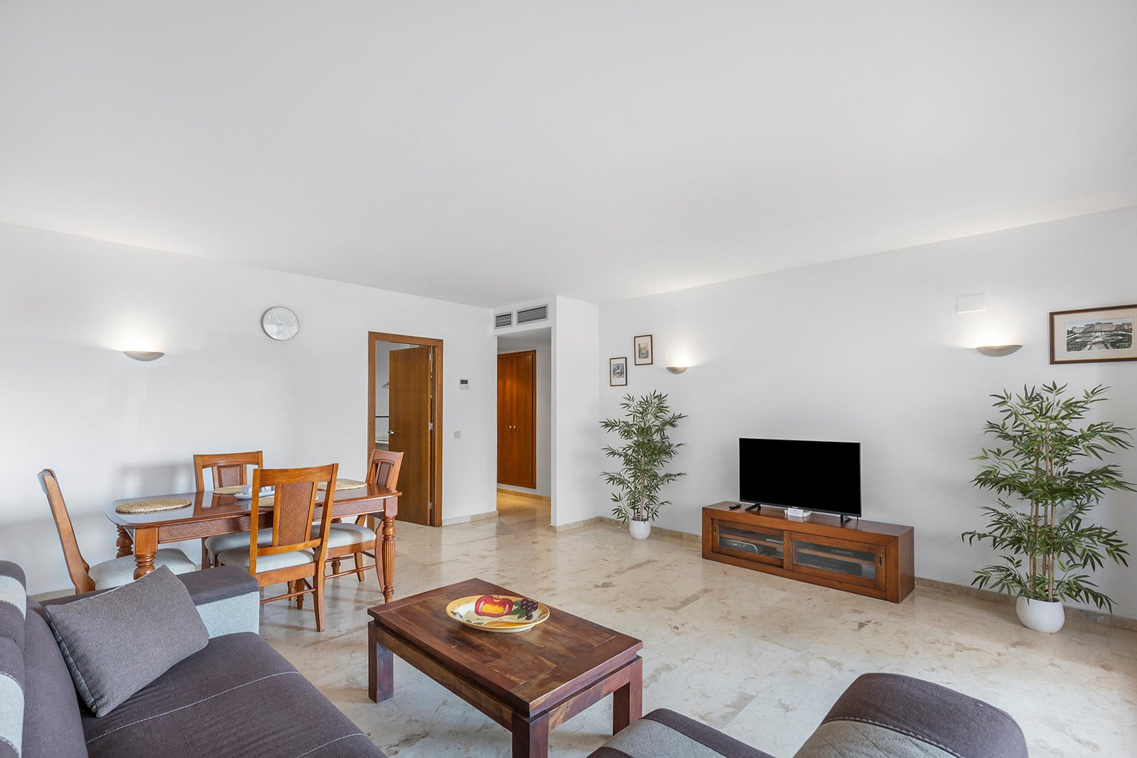 Apartment in Punta Prima - Image 2