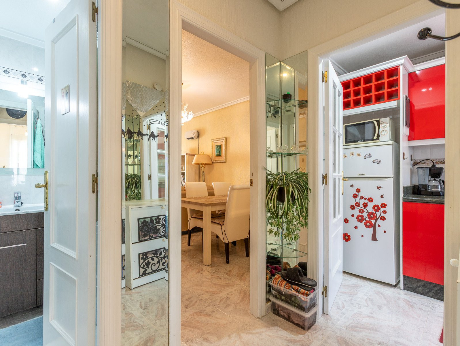 Apartment in Torrevieja - Image 2