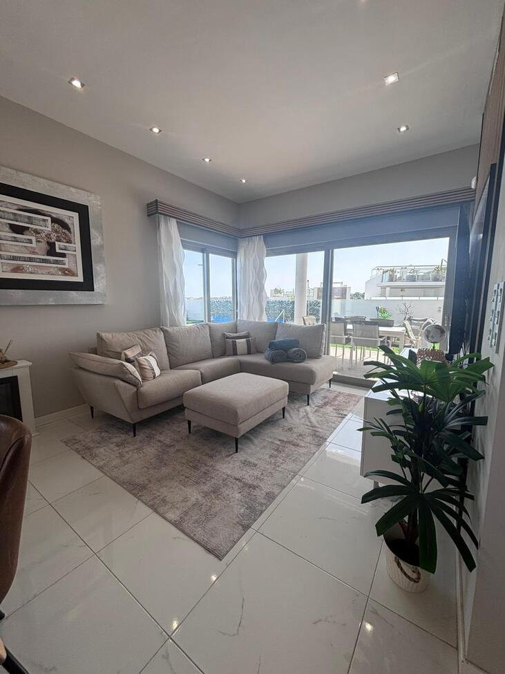 Villa in Villamartin - Image 4