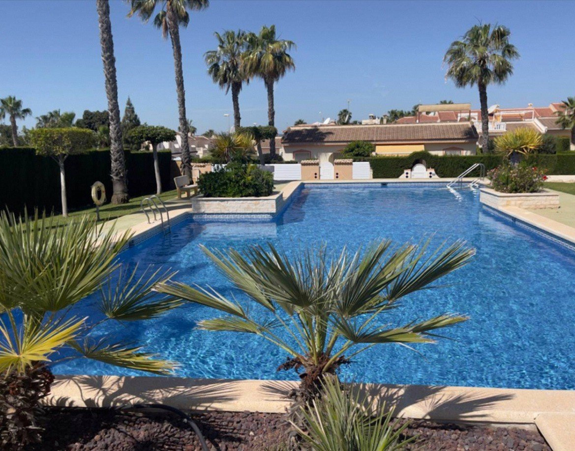 House in Algorfa - view 1