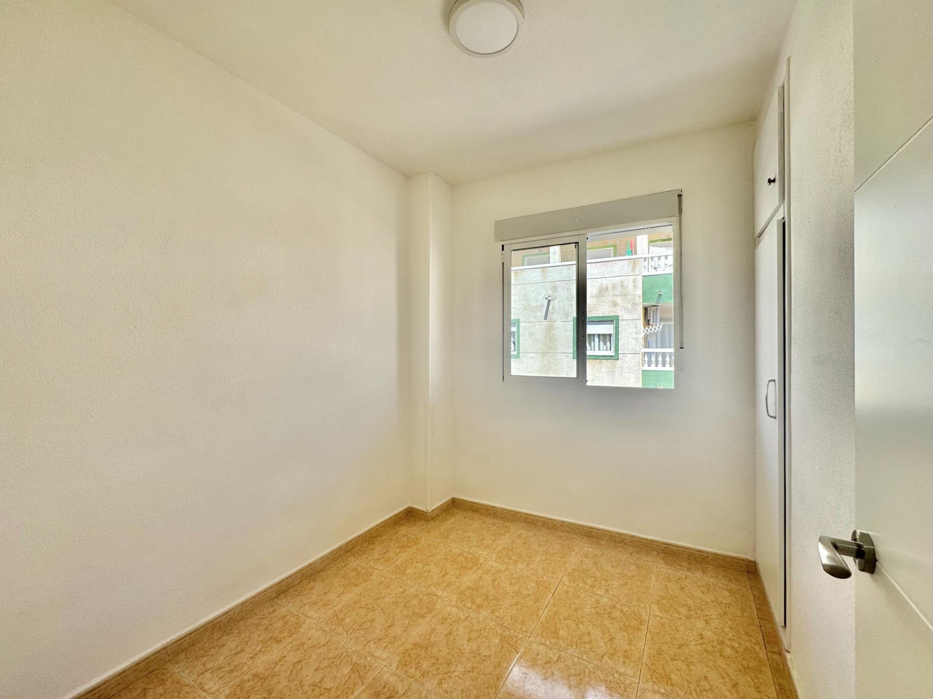 Apartment in Torrevieja - Image 2