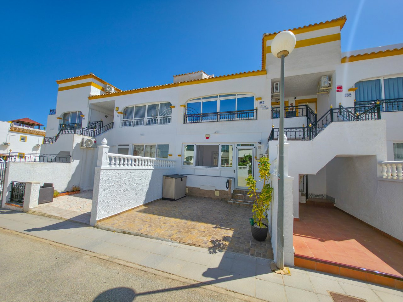 Apartment in Jacarilla - view 1