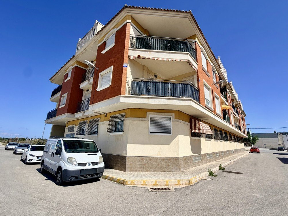 Apartment in El Roque - view 1