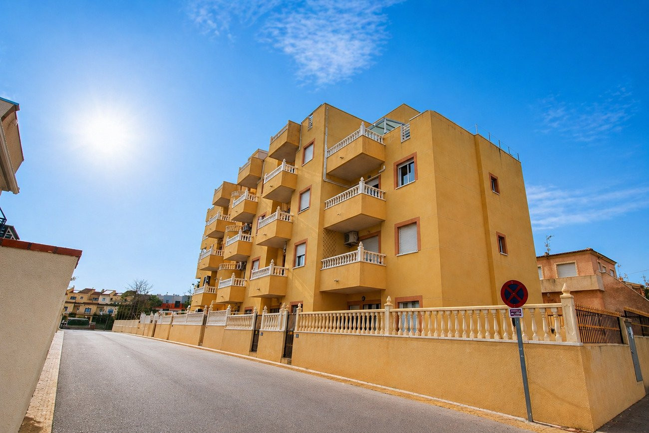 Apartment in La Zenia - view 1